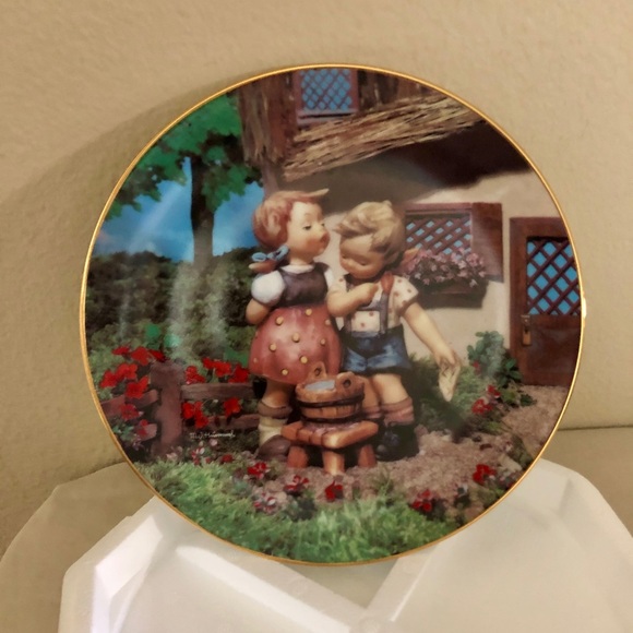 M.J. Hummel “Squeaky Clean” Collectible Plate - Picture 6 of 6